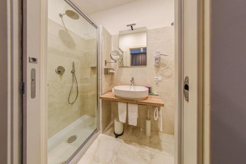 B&B H68 Alassio Bagian luar foto
