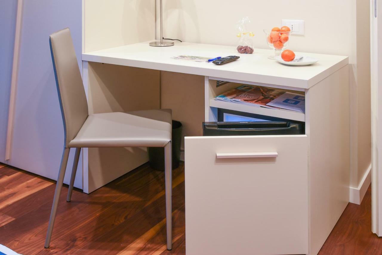 B&B H68 Alassio Bagian luar foto